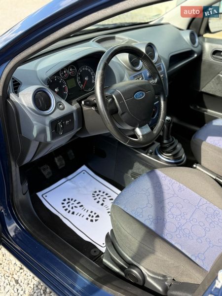 Хэтчбек Ford Fiesta 2008 в Луцке