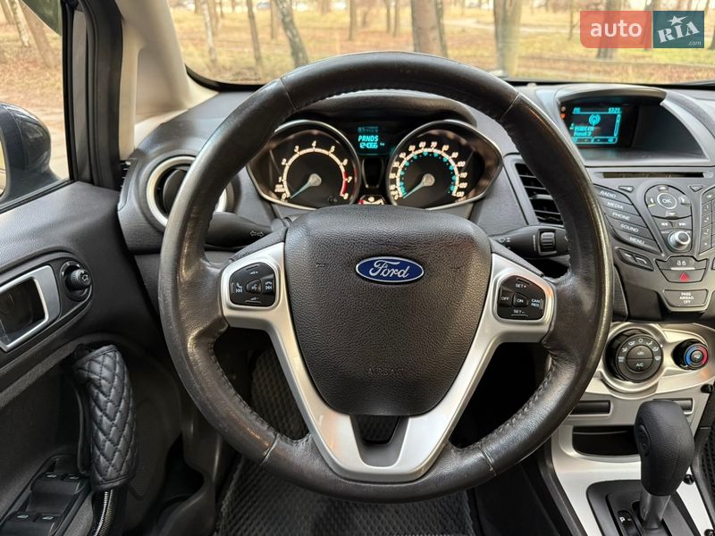 Седан Ford Fiesta 2015 в Киеве