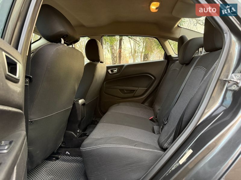 Седан Ford Fiesta 2015 в Киеве