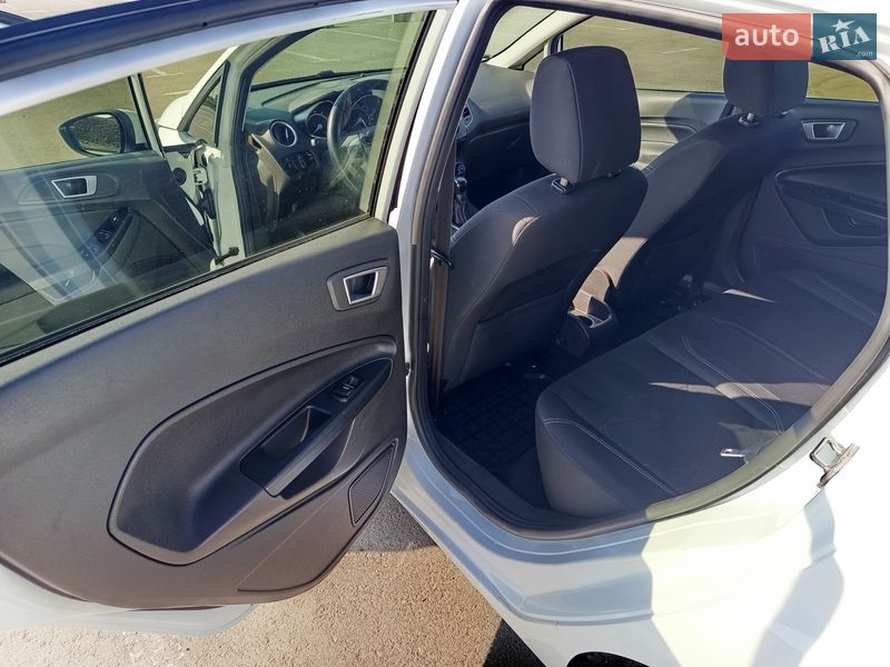 Хетчбек Ford Fiesta 2014 в Львові фото 9 Хетчбек Ford Fiesta 2014 в Львові