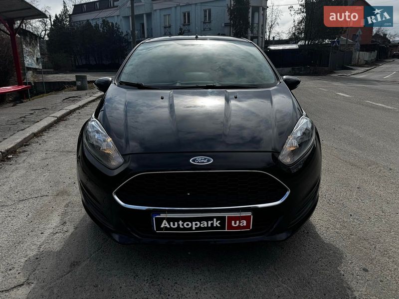 Хетчбек Ford Fiesta 2016 в Києві