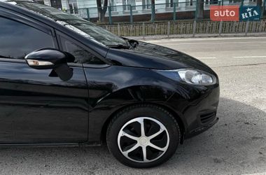 Хэтчбек Ford Fiesta 2016 в Киеве