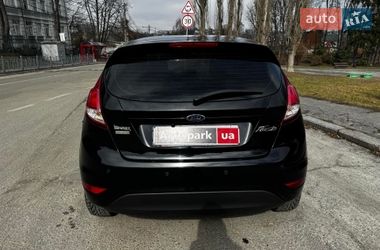 Хэтчбек Ford Fiesta 2016 в Киеве