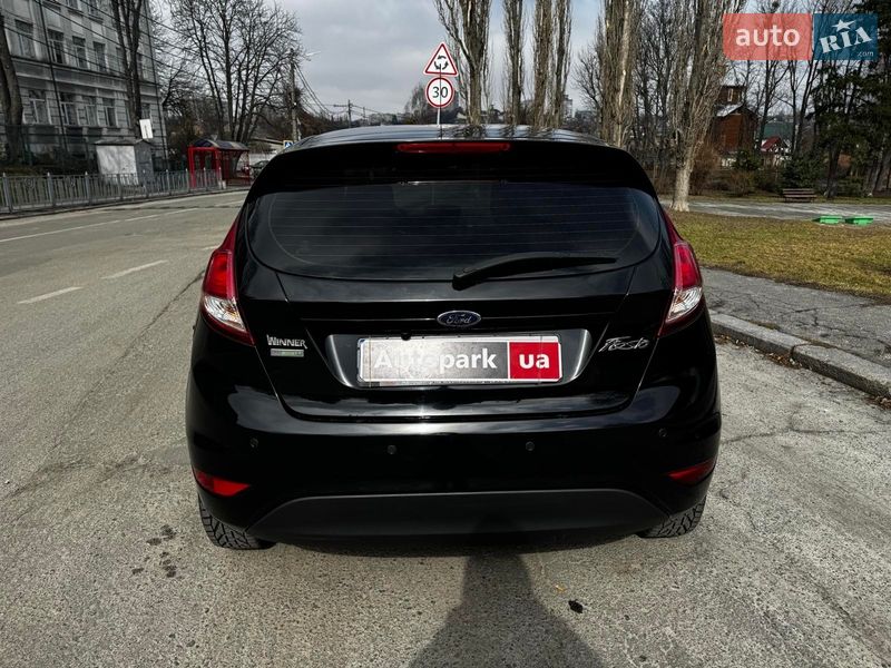 Хетчбек Ford Fiesta 2016 в Києві