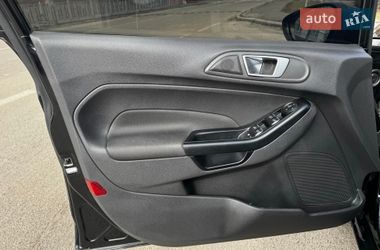 Хэтчбек Ford Fiesta 2016 в Киеве