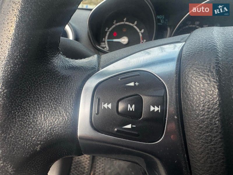 Хетчбек Ford Fiesta 2016 в Києві