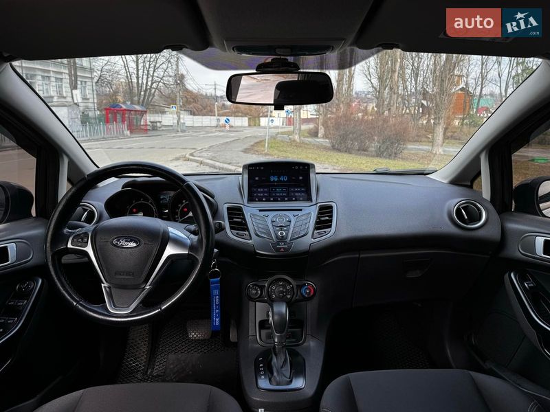 Хетчбек Ford Fiesta 2016 в Києві