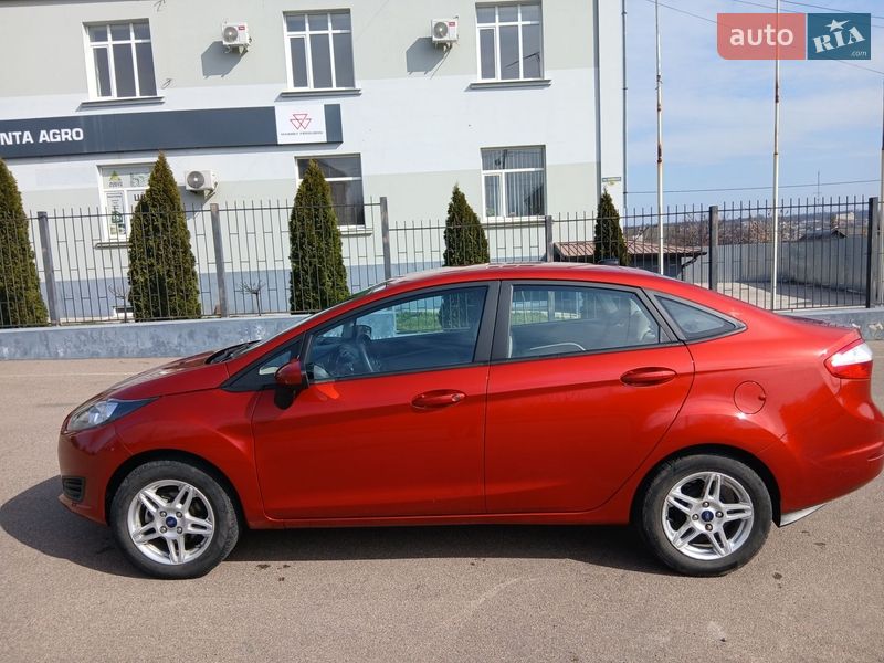 Седан Ford Fiesta 2018 в Первомайську