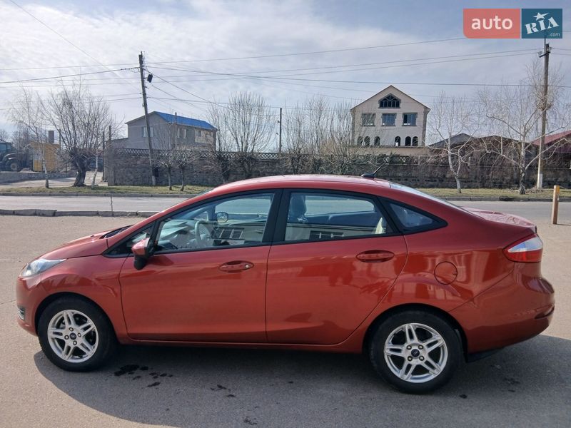 Седан Ford Fiesta 2018 в Первомайську