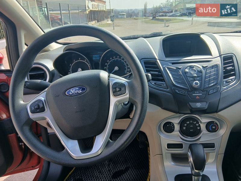 Седан Ford Fiesta 2018 в Первомайську