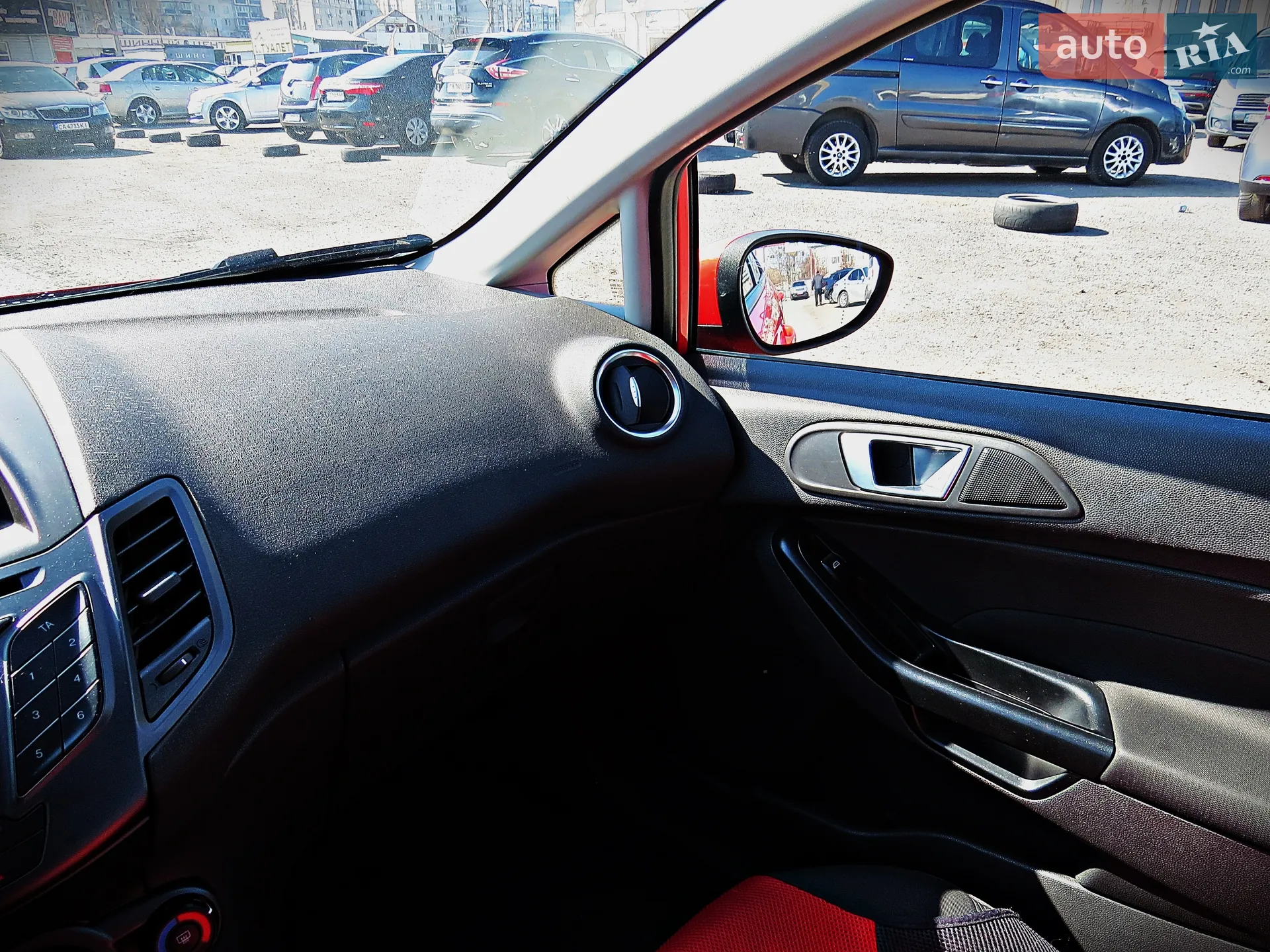 2013 Ford Fiesta - мініатюра 12