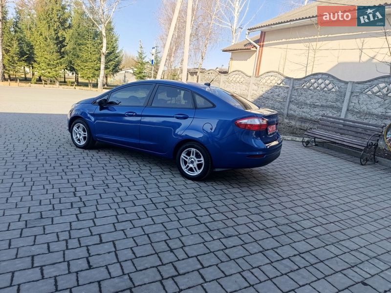 Седан Ford Fiesta 2018 в Івано-Франківську