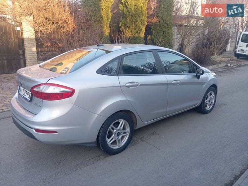 Седан Ford Fiesta 2019 в Вишневому