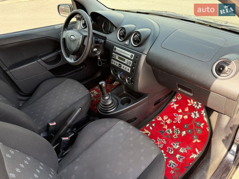 Хетчбек Ford Fiesta 2004 в Хмельницькому