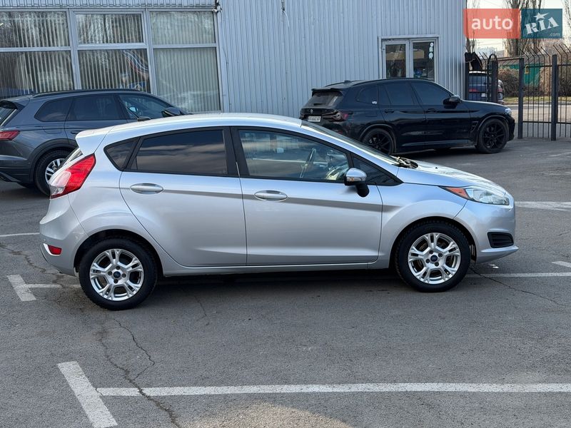 Хэтчбек Ford Fiesta 2015 в Киеве