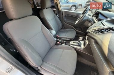 Хэтчбек Ford Fiesta 2015 в Киеве