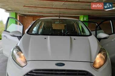 Седан Ford Fiesta 2016 в Львове
