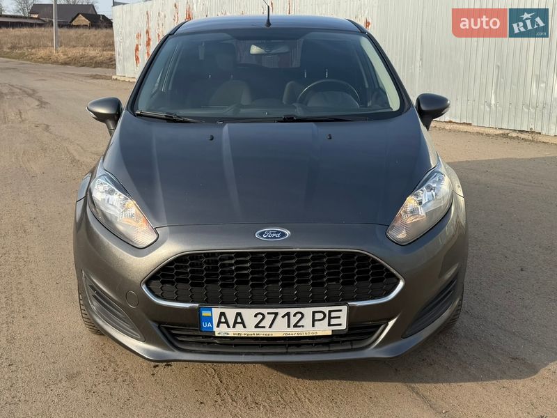 Хэтчбек Ford Fiesta 2016 в Киеве
