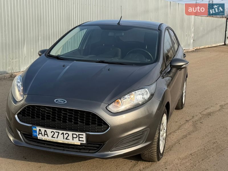 Хэтчбек Ford Fiesta 2016 в Киеве