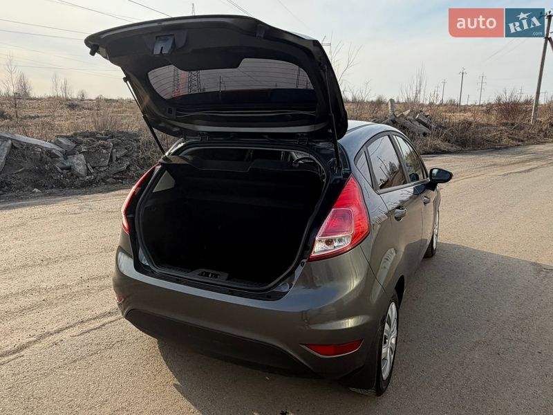 Хэтчбек Ford Fiesta 2016 в Киеве