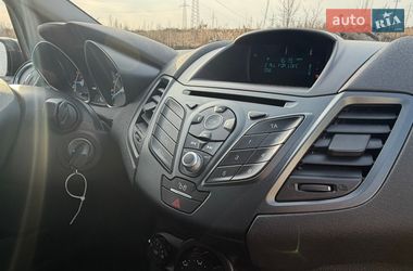 Хетчбек Ford Fiesta 2016 в Києві