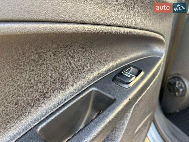 Хэтчбек Ford Fiesta 2016 в Киеве