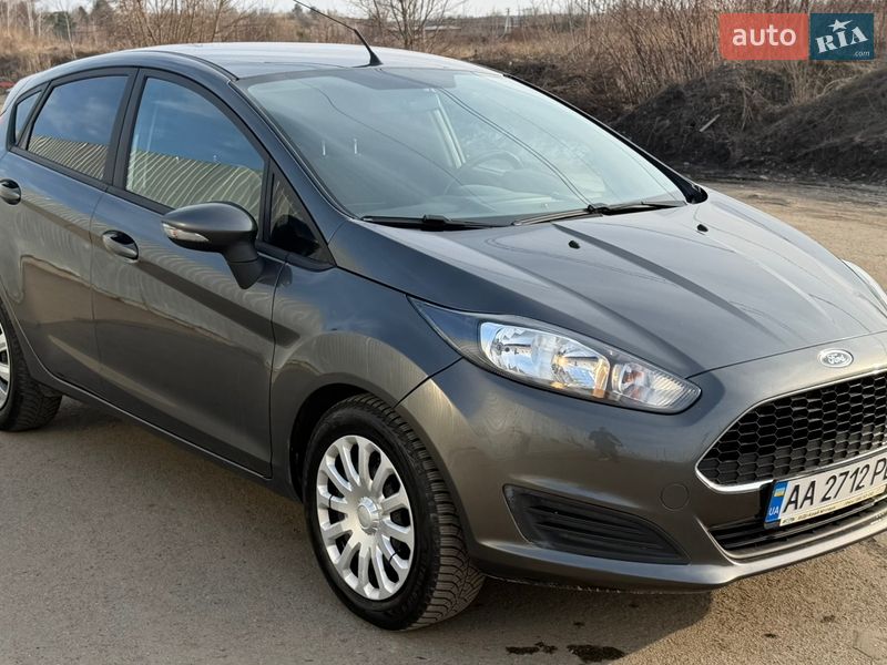 Хэтчбек Ford Fiesta 2016 в Киеве