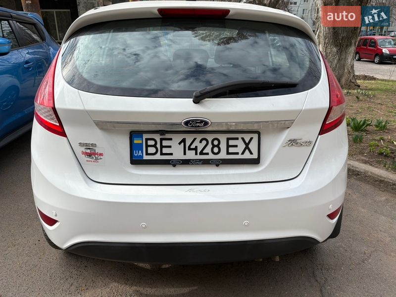 Хэтчбек Ford Fiesta 2012 в Южноукраинске