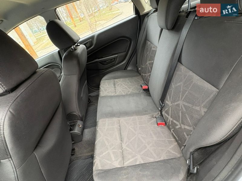 Хэтчбек Ford Fiesta 2012 в Южноукраинске