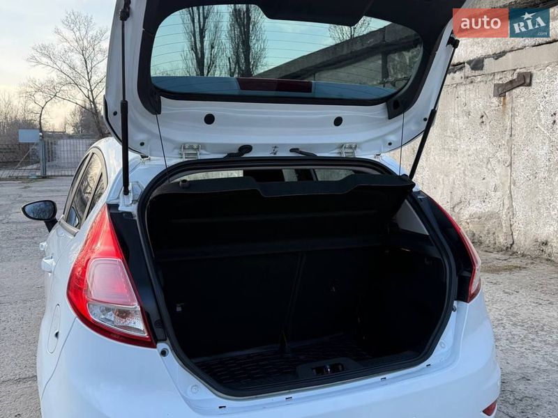 Хэтчбек Ford Fiesta 2017 в Днепре