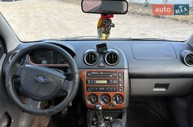 Хэтчбек Ford Fiesta 2002 в Кременце