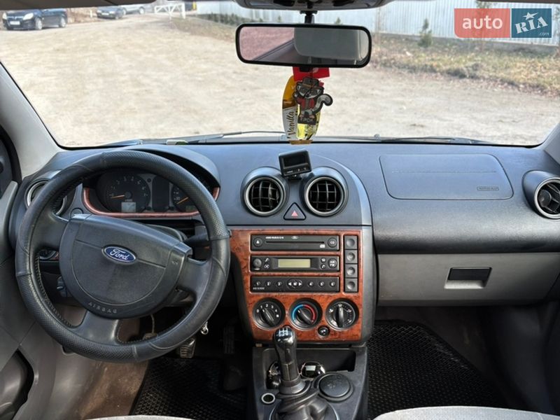 Хэтчбек Ford Fiesta 2002 в Кременце фото 5 Хэтчбек Ford Fiesta 2002 в Кременце