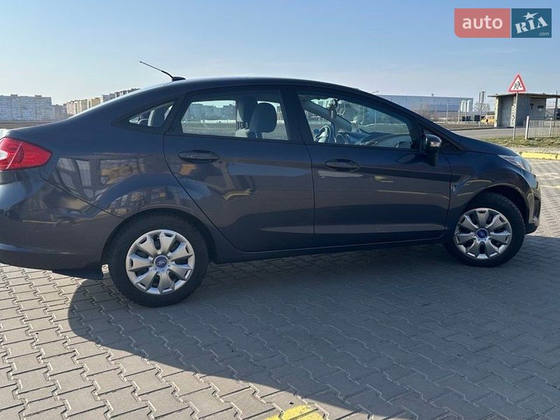 Седан Ford Fiesta 2013 в Полтаве фото 5 Седан Ford Fiesta 2013 в Полтаве