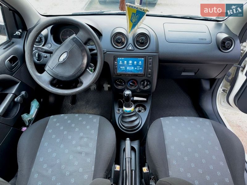 Хэтчбек Ford Fiesta 2005 в Николаеве