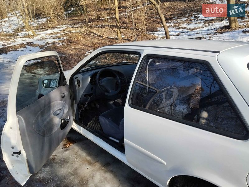 Хэтчбек Ford Fiesta 1996 в Львове фото 4 Хэтчбек Ford Fiesta 1996 в Львове