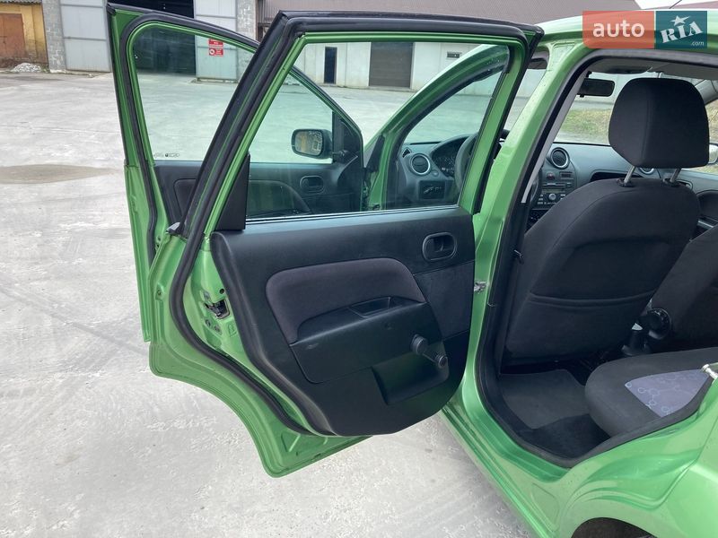 Хэтчбек Ford Fiesta 2007 в Львове