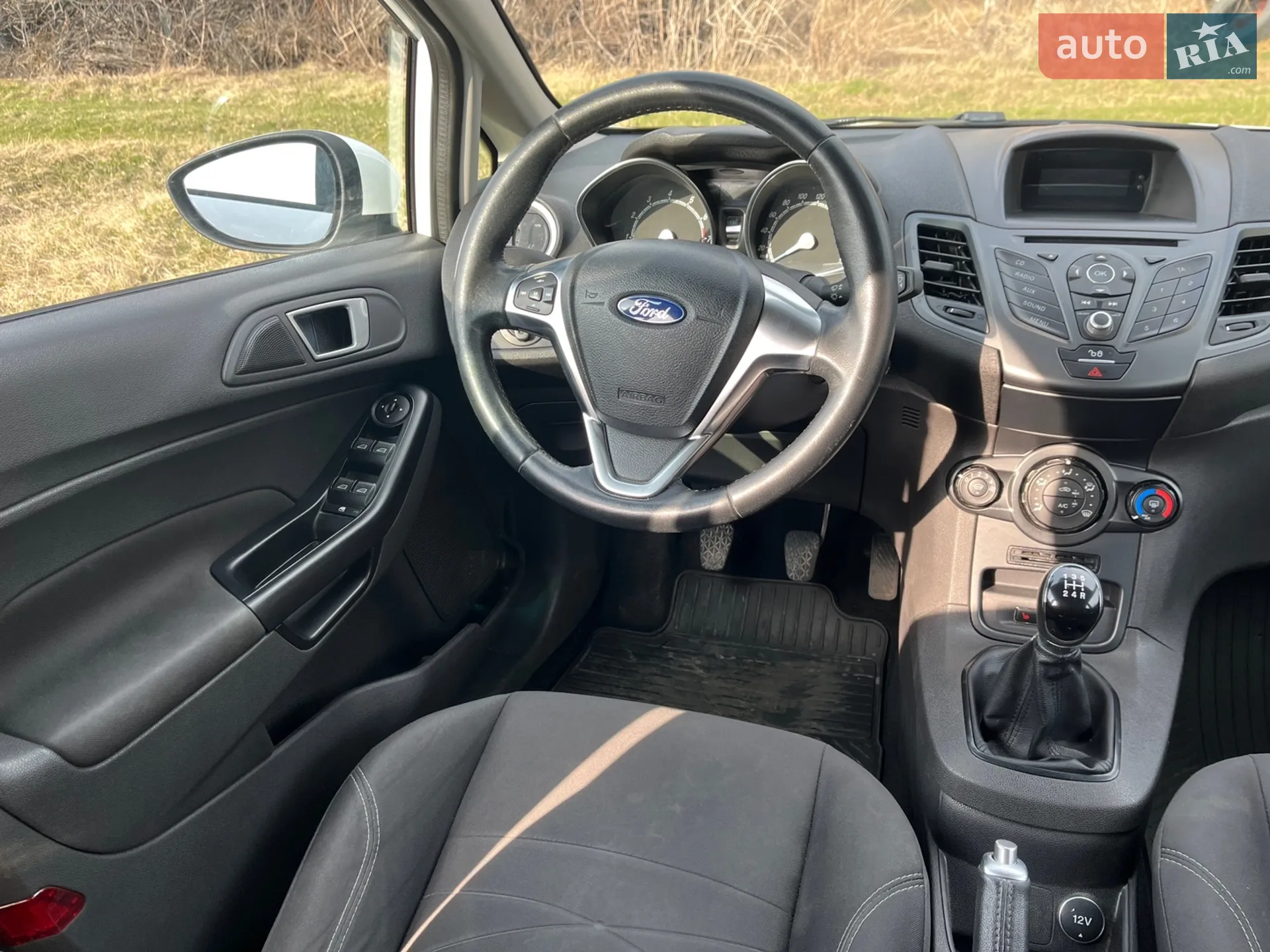 2017 Ford Fiesta - мініатюра 38