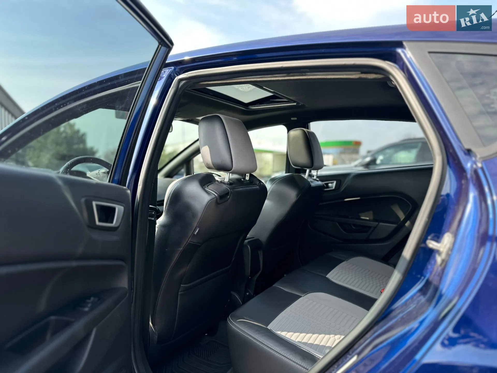 2015 Ford Fiesta - мініатюра 16