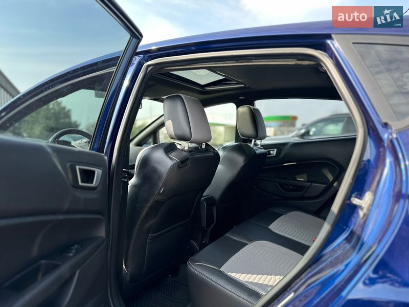 Хэтчбек Ford Fiesta 2015 в Львове