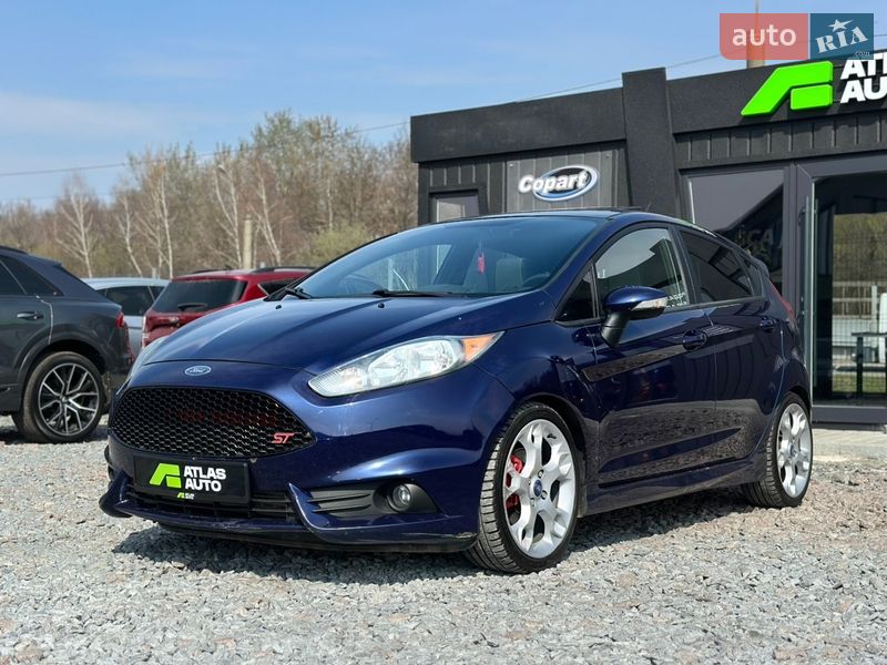 Хэтчбек Ford Fiesta 2015 в Львове