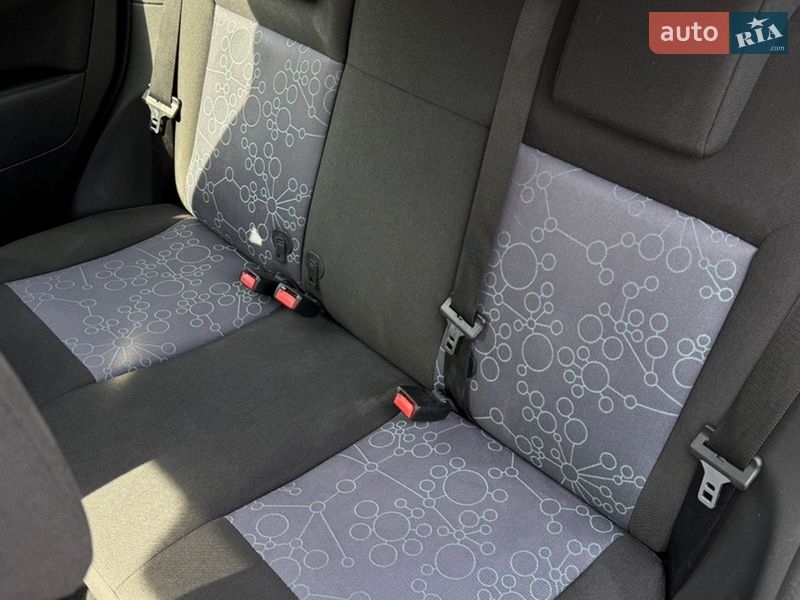 Хэтчбек Ford Fiesta 2006 в Луцке фото 9 Хэтчбек Ford Fiesta 2006 в Луцке