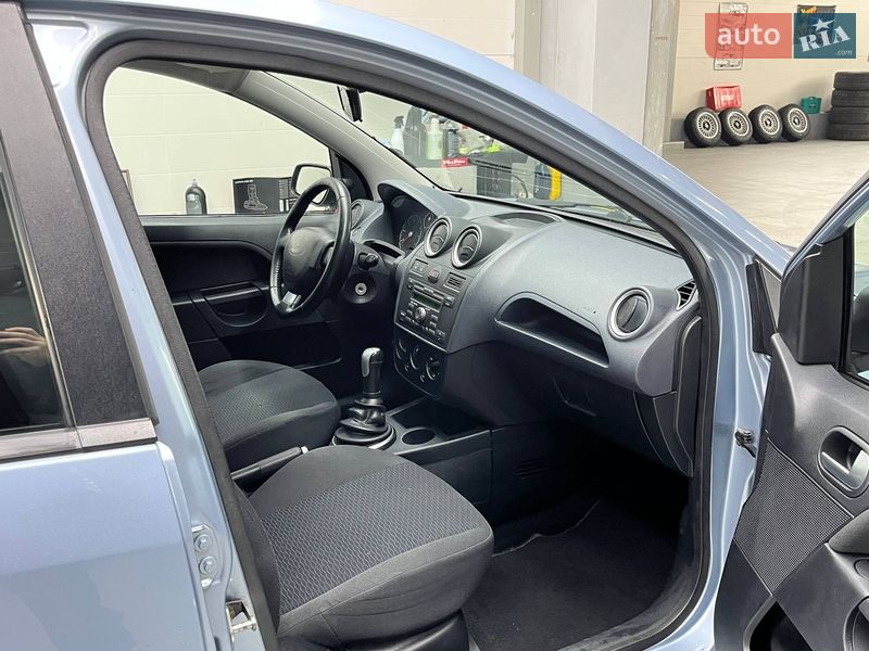 Хэтчбек Ford Fiesta 2006 в Днепре фото 4 Хэтчбек Ford Fiesta 2006 в Днепре
