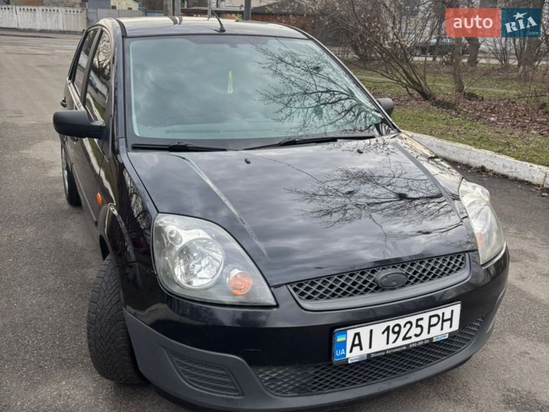 Хэтчбек Ford Fiesta 2007 в Киеве