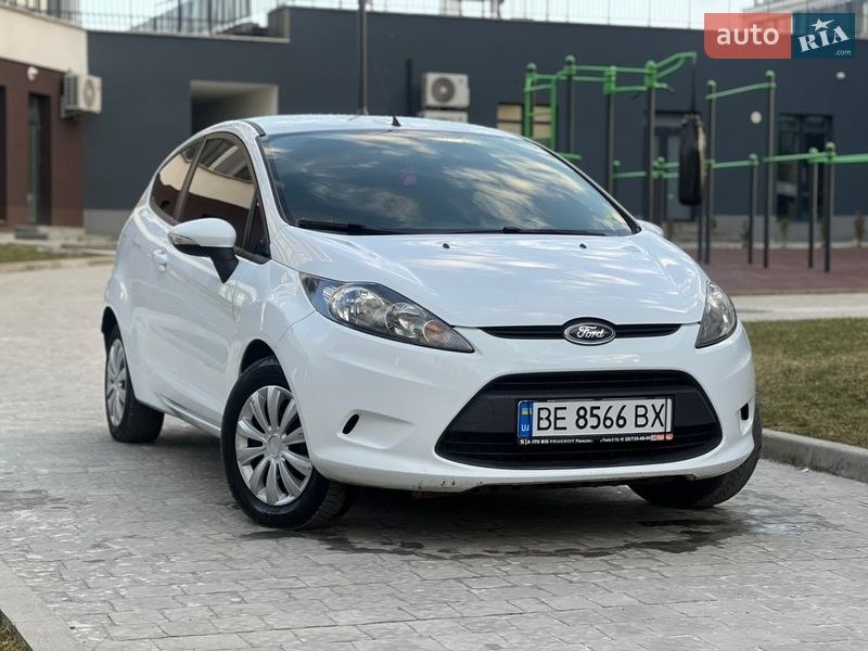 Хэтчбек Ford Fiesta 2011 в Львове