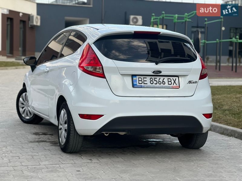 Хэтчбек Ford Fiesta 2011 в Львове