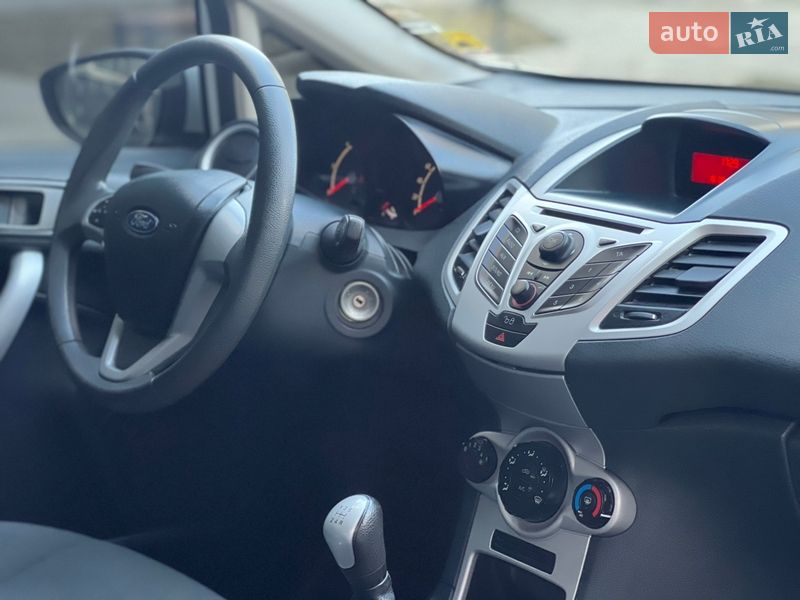Хэтчбек Ford Fiesta 2011 в Львове