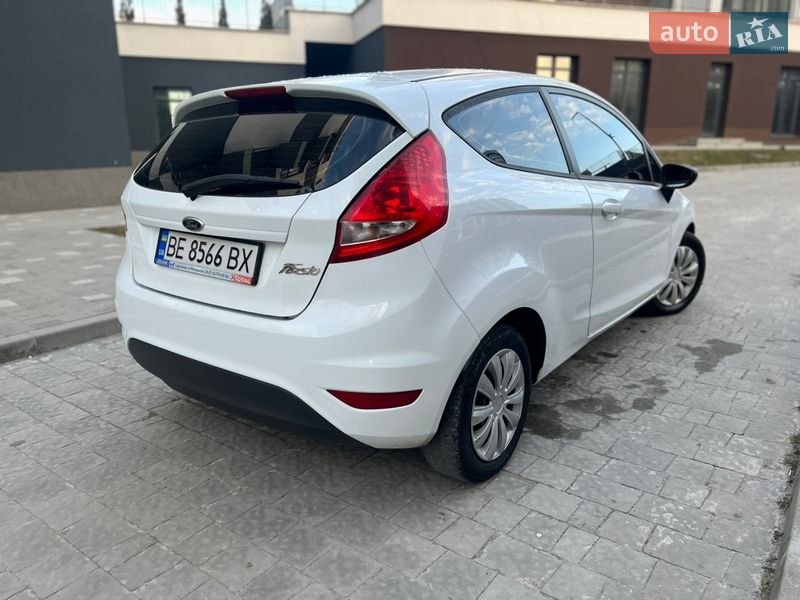 Хэтчбек Ford Fiesta 2011 в Львове