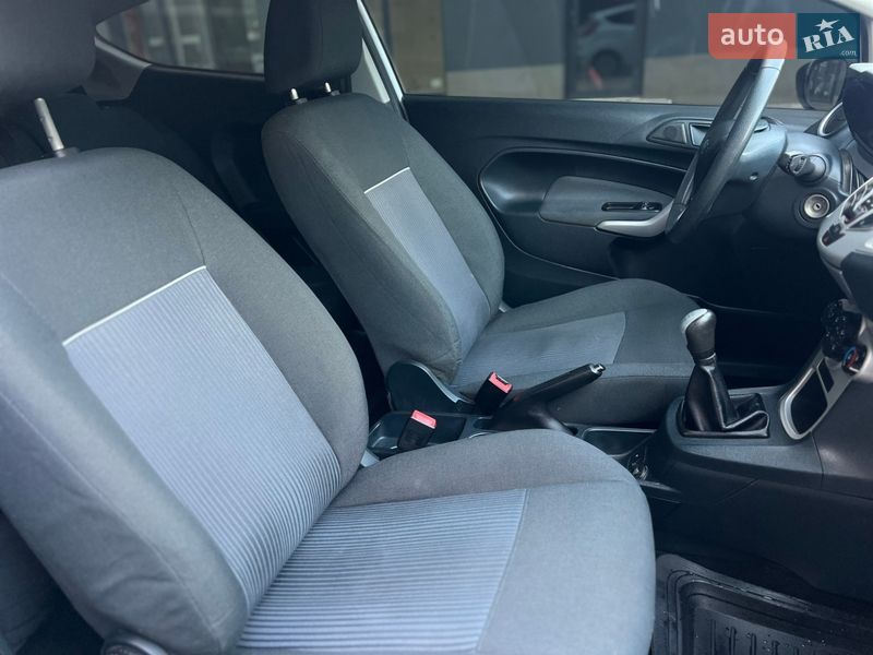 Хэтчбек Ford Fiesta 2011 в Львове