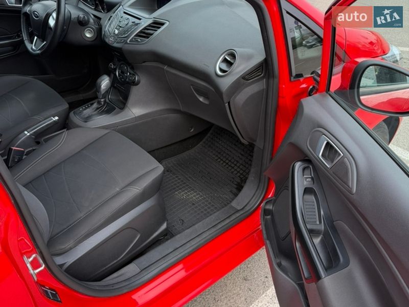 Хэтчбек Ford Fiesta 2015 в Киеве фото 16 Хэтчбек Ford Fiesta 2015 в Киеве
