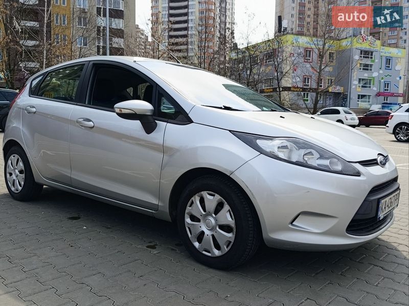 Хэтчбек Ford Fiesta 2012 в Киеве